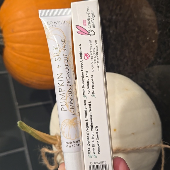 Seraphine Makeup Base - Picture 3 of 6